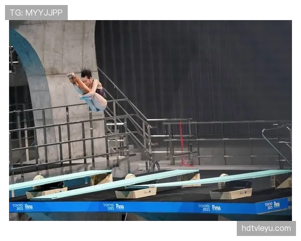 昌雅妮跳水冠军回家，邻居说她冰箱里只有鸡胸肉和蛋白粉