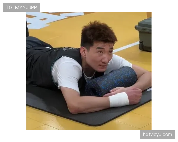 孙铭徽训练完直接打车去夜店？这作息谁顶得住